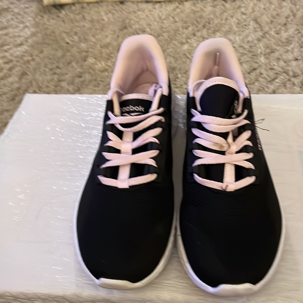 Reebok Black Shoe - Picture 3 of 4